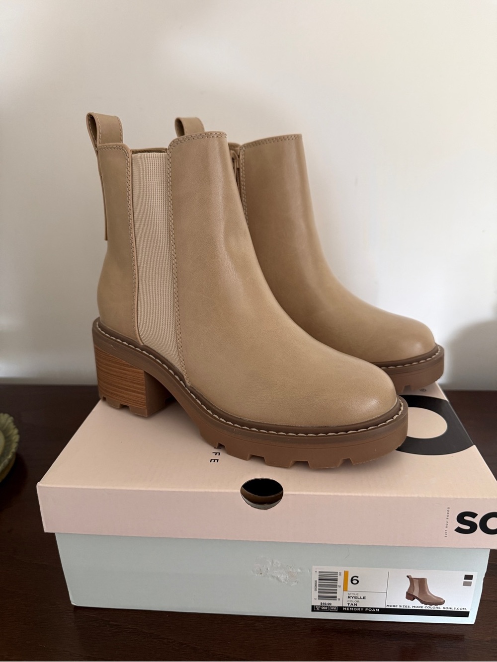 NWT Women’s Tan Chelsea Ankle Boot